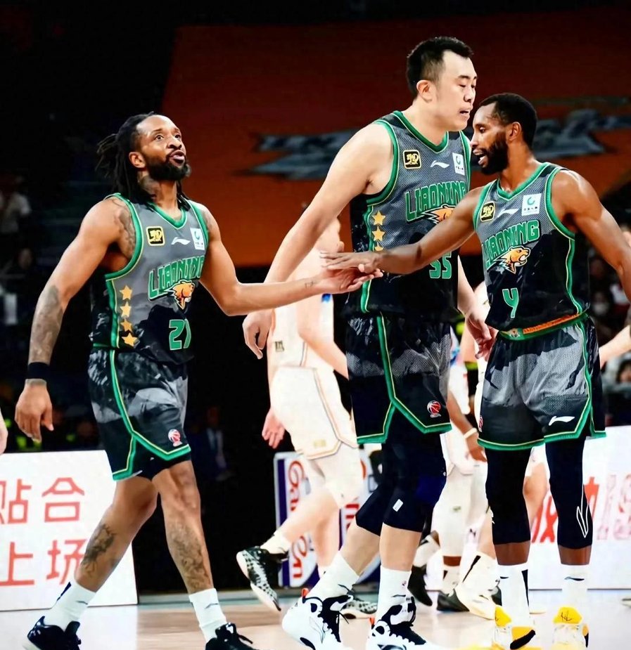 九游体育官网-今晚广厦男篮调整名单以备社区盾，门线救险环节打磨，球迷炸锅，阵容厚度经受考验的简单介绍