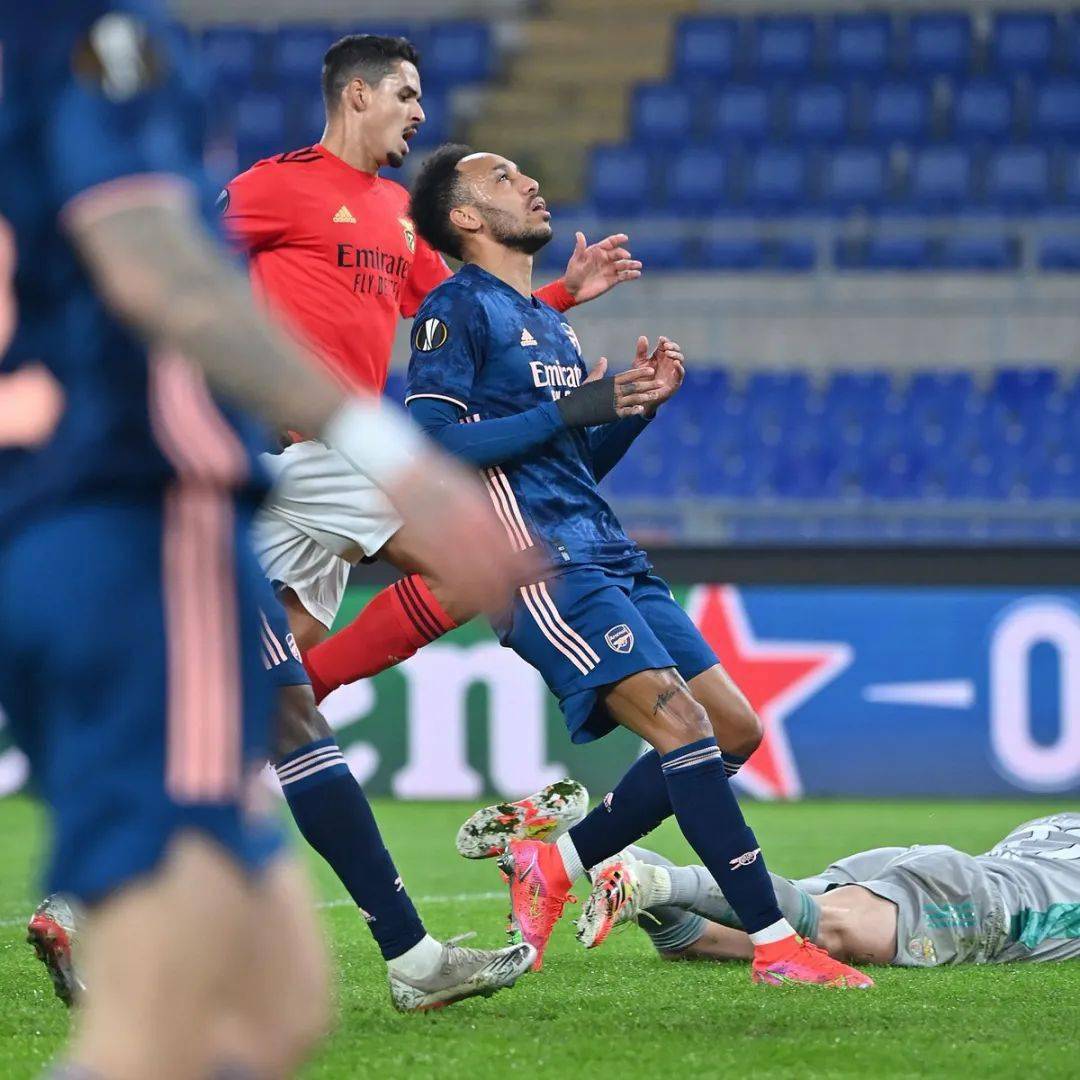 包含法甲倒计时，斯图加特窗口期遗憾出局，细节引发关注，悬念犹存，医务组通报恢复的词条